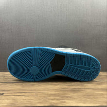 Cargar imagen en el visor de la galería, SB Dunk Low PRO White Black Blue BQ6817-101