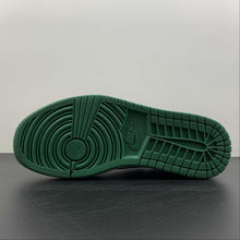 Cargar imagen en el visor de la galería, Air Jordan 1 Retro Low OG SP “Travis Scott” Green Hook LV Barb DM7866-885