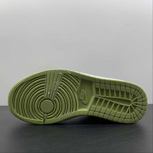 Cargar imagen en el visor de la galería, Air Jordan 1 Low SE Black Black Cyber White DX4446-301