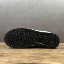 Cargar imagen en el visor de la galería, Air Force 1 07 SU19 Rice Black MK9636-125