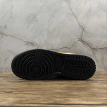 Cargar imagen en el visor de la galería, Air Jordan 1 Mid (GS) White University Gold-Black (2021) 554725-170