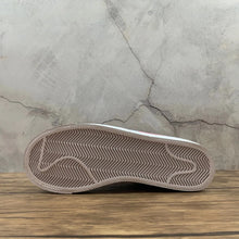 Cargar imagen en el visor de la galería, Blazer Mid 77 Vintage White Pink Glow Pure Platinum