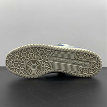 Cargar imagen en el visor de la galería, Adidas Forum 84 Low White Navy Marine GX2162