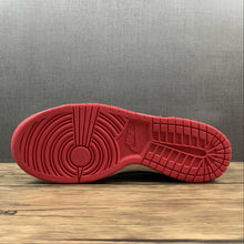 Cargar imagen en el visor de la galería, SB Dunk Low University Red White Black Shoes 854866-020