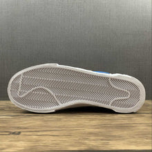 Cargar imagen en el visor de la galería, Blazer Low x Sacai x Kaws “Reed” Natural Yellow DM7901-100