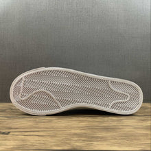 Cargar imagen en el visor de la galería, Blazer Mid 77 SE “Sisterhood” White White Hyper Royal CZ4627-100