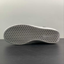 Cargar imagen en el visor de la galería, SB Force 58 Black White-Black CZ2959-001