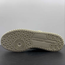 Cargar imagen en el visor de la galería, Adidas Forum 84 Low X Disney Stitch