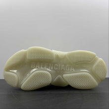 Cargar imagen en el visor de la galería, Balenciaga Tripe S Clear Sole Milky