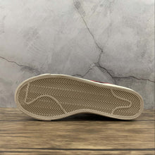 Cargar imagen en el visor de la galería, Blazer Mid 77 Color Code Black Red