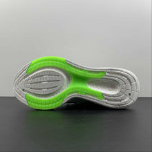 Cargar imagen en el visor de la galería, Adidas PureBoost 22 White Beam Green