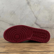 Cargar imagen en el visor de la galería, Air Jordan 1 Mid Noble Red 554724-066
