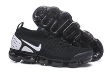 Cargar imagen en el visor de la galería, Air VaporMax Flyknit 2.0 Black White 942842-010