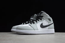 Cargar imagen en el visor de la galería, Air Jordan 1 Mid (GS) Lt Smoke Grey-Black-White