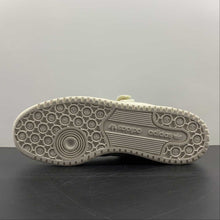 Cargar imagen en el visor de la galería, Adidas Forum 84 Low White Beige Blue T GX2174