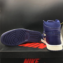 Cargar imagen en el visor de la galería, Air Jordan 1 Retro High OG x Swoosh Blue 555088-400