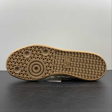 Cargar imagen en el visor de la galería, Adidas Bw Army Cream White