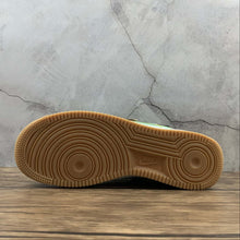 Cargar imagen en el visor de la galería, Air Force 1 High 07 LV8 Enamel Green Enamel Green CT2306-300