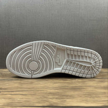 Cargar imagen en el visor de la galería, Air Jordan 1 Mid MEM2 White Blue Void-Team Red-Khaki (2021) DO6726-100