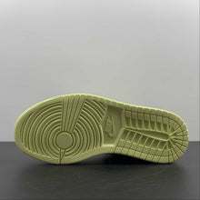 Cargar imagen en el visor de la galería, Air Jordan 1 Low Yellow White DC0774-007