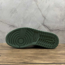 Cargar imagen en el visor de la galería, Air Jordan 1 Mid SE Dutch Green Black Barely Green (2021) CZ0774 300
