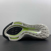 Cargar imagen en el visor de la galería, Adidas UltraBoost 22 White Black Grey GX5573