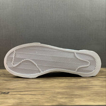 Cargar imagen en el visor de la galería, Blazer Low x Sacai x Kaws Blue Light Blue Pink Yellow