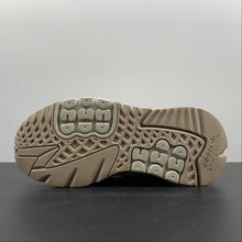 Cargar imagen en el visor de la galería, Adidas Nite Jogger Grey Green Beige FW6708