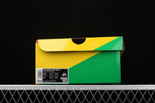 Cargar imagen en el visor de la galería, SB Dunk High Pro PRM QS Paul Rodriguez White University Red-White CT6680-100