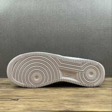 Cargar imagen en el visor de la galería, Air Force 1 07 SU19 “Butterflies” Gray Gold Colour