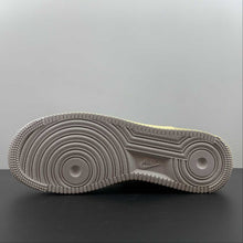 Cargar imagen en el visor de la galería, Air Force 1 07 QS White Yellow Black