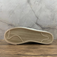 Cargar imagen en el visor de la galería, Blazer Mid “Pale Orange”