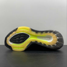 Cargar imagen en el visor de la galería, Adidas UltraBoost 22 Black Green Yellow