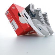 Cargar imagen en el visor de la galería, Air Max 1 City Pack London Gris Claro Gris Profundo Sleuth Azul