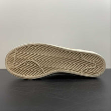 Cargar imagen en el visor de la galería, Blazer Low 77 Jumbo White Alpha Orange-Grey Fog