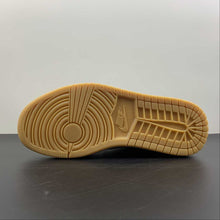 Cargar imagen en el visor de la galería, Air Jordan 1 Retro Low OG SP “Travis Scott” Black Green Barb DM7866-801