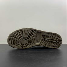 Cargar imagen en el visor de la galería, Air Jordan 1 Retro Low OG SP “Travis Scott” Brown Barb CQ4277-990