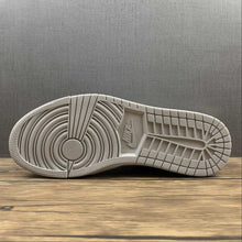 Cargar imagen en el visor de la galería, Air Jordan 1 Mid College Grey Light Bone-White (2021) 554724 082