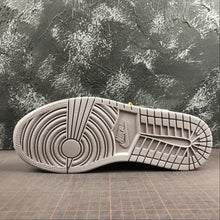 Cargar imagen en el visor de la galería, Air Jordan 1 Low White Atmosphere Grey-Black 553558-110