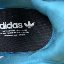 Cargar imagen en el visor de la galería, Adidas Nite Jogger Grey Green Beige FW6708