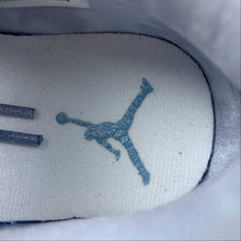 Cargar imagen en el visor de la galería, Air Jordan 1 Low SE Iris Whisper Sail-Worn Blue DQ4151-500
