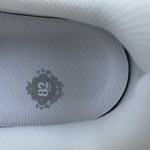 Cargar imagen en el visor de la galería, Air Force 1 07 SU19 “Butterflies” Gray Gold Colour