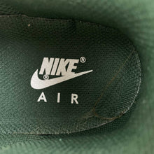 Cargar imagen en el visor de la galería, Air Force 1 07 LV8 “Goodbye 82” Dk Green Beige Yellow DO5220-169