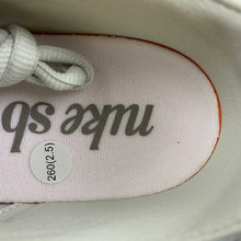 Cargar imagen en el visor de la galería, SB Zoom Dunk Low Pro Decon Decon Light Bone AA4275-001