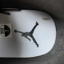 Cargar imagen en el visor de la galería, Air Jordan 1 Mid SE White Black-White DR0502-101