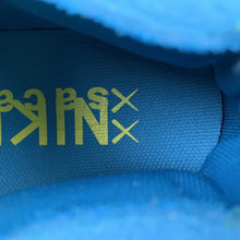 Cargar imagen en el visor de la galería, Blazer Low x Sacai x Kaws Blue Light Blue Pink Yellow