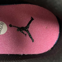 Cargar imagen en el visor de la galería, Air Jordan 1 Low “The Future” White Grey 553558-062