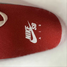 Cargar imagen en el visor de la galería, Air Jordan 4 Retro SP Sail White-Pine Green x Nike SB DR5415-103