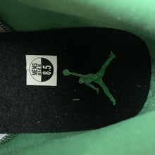 Cargar imagen en el visor de la galería, Air Jordan 1 Low Pine Green Black White 553558-301