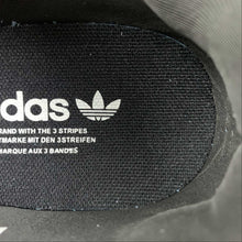Cargar imagen en el visor de la galería, Adidas Nite Jogger Core Black Cloud White FW6716